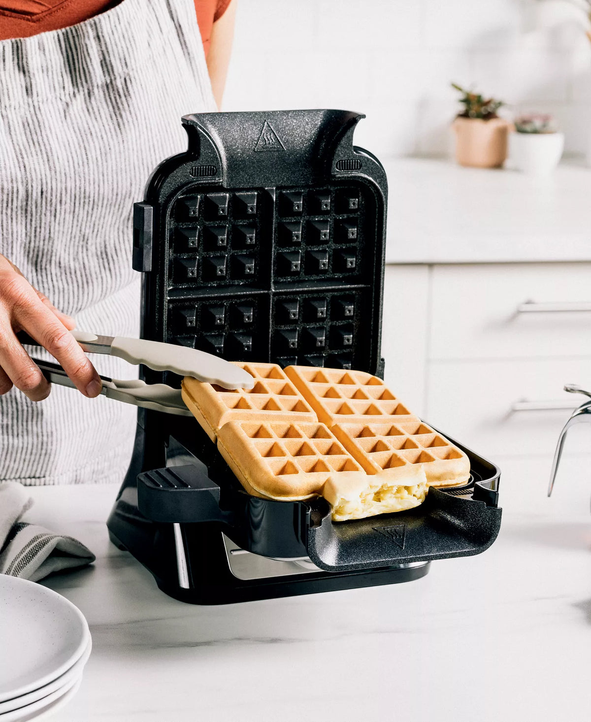 NEW Ninja Belgian Waffle Maker PRO NeverStick BW1001 – Local Pickup