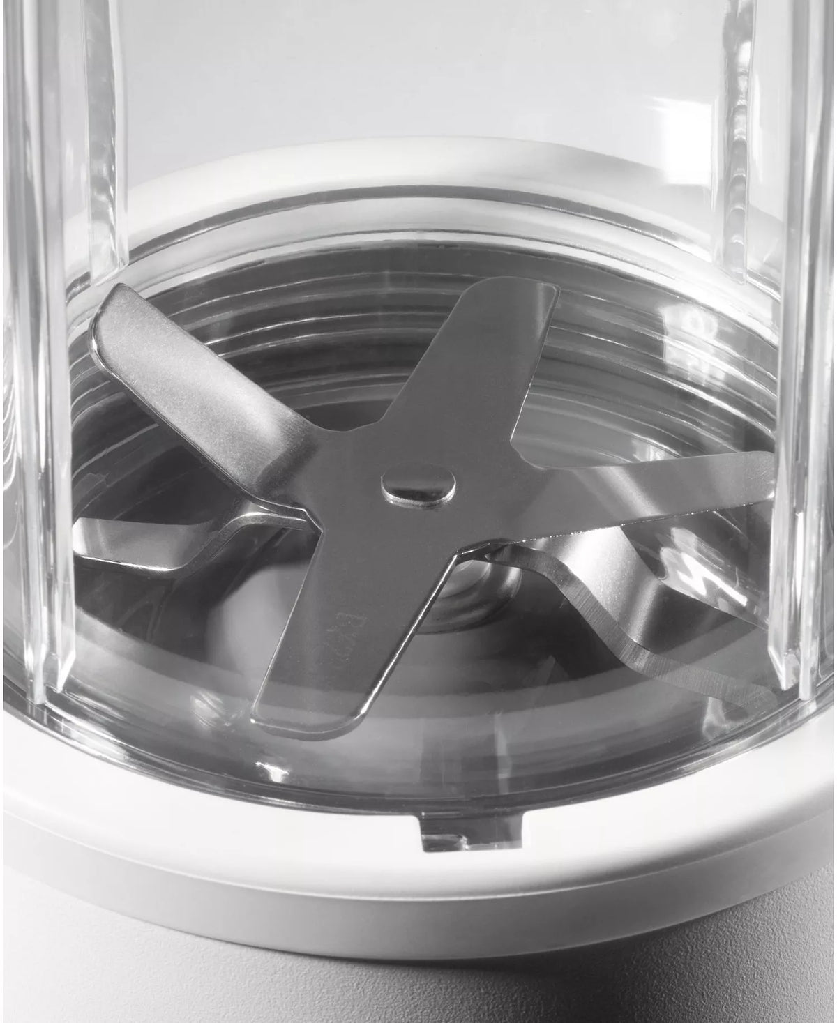 NEW NutriBullet Pro 900W Personal Blender  Matte White