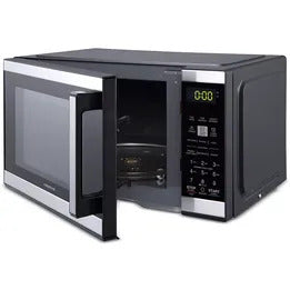 NEW Farberware 0.9 Cu. Ft. 900W Countertop Microwave Oven