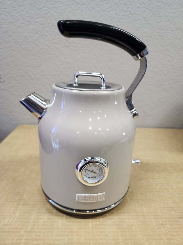 HADEN Dorset Retro Electric Tea Kettle – Beige